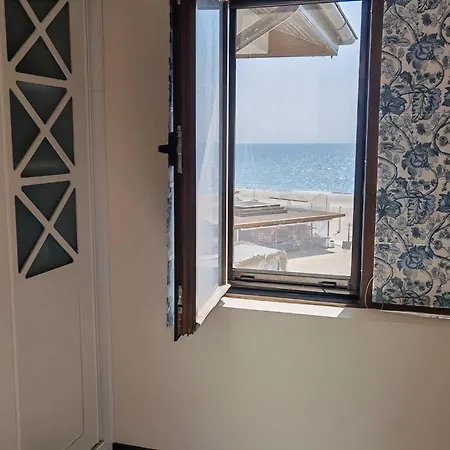 Апартамент Arena Sea View *