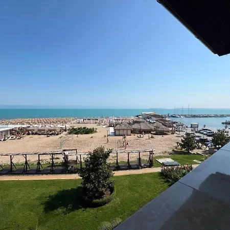 Arena Sea View 公寓 *